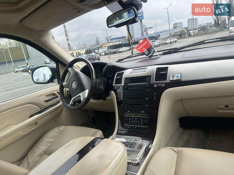 Внедорожник / Кроссовер Cadillac Escalade 2006 в Киеве