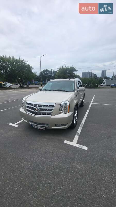 Внедорожник / Кроссовер Cadillac Escalade 2013 в Киеве