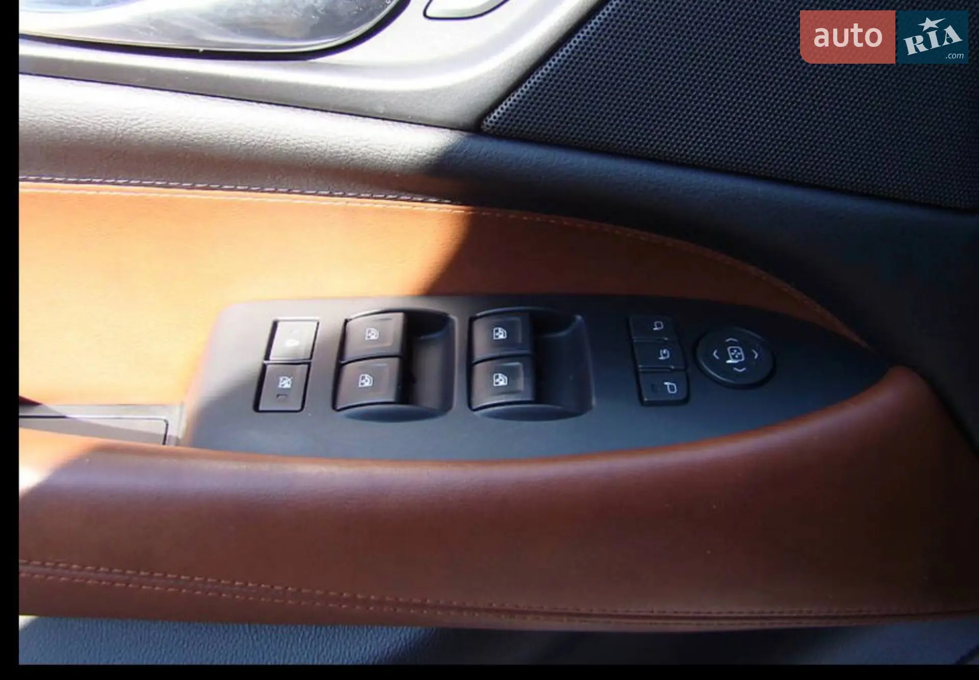 2019 Cadillac Escalade - мініатюра 21