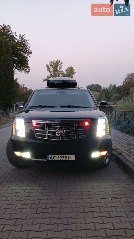 Внедорожник / Кроссовер Cadillac Escalade 2011 в Косове