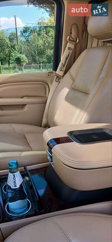 Внедорожник / Кроссовер Cadillac Escalade 2011 в Косове