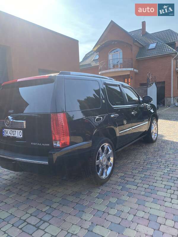 Внедорожник / Кроссовер Cadillac Escalade 2010 в Ровно фото 7 Внедорожник / Кроссовер Cadillac Escalade 2010 в Ровно
