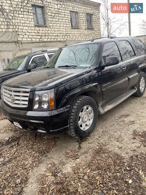 Позашляховик / Кросовер Cadillac Escalade 2004 в Южноукраїнську