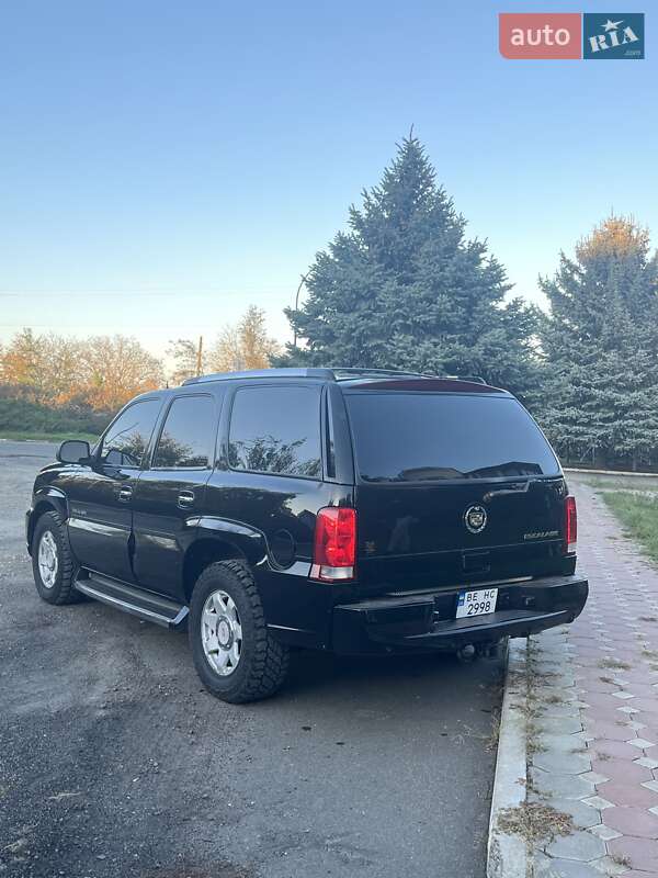 Позашляховик / Кросовер Cadillac Escalade 2004 в Южноукраїнську