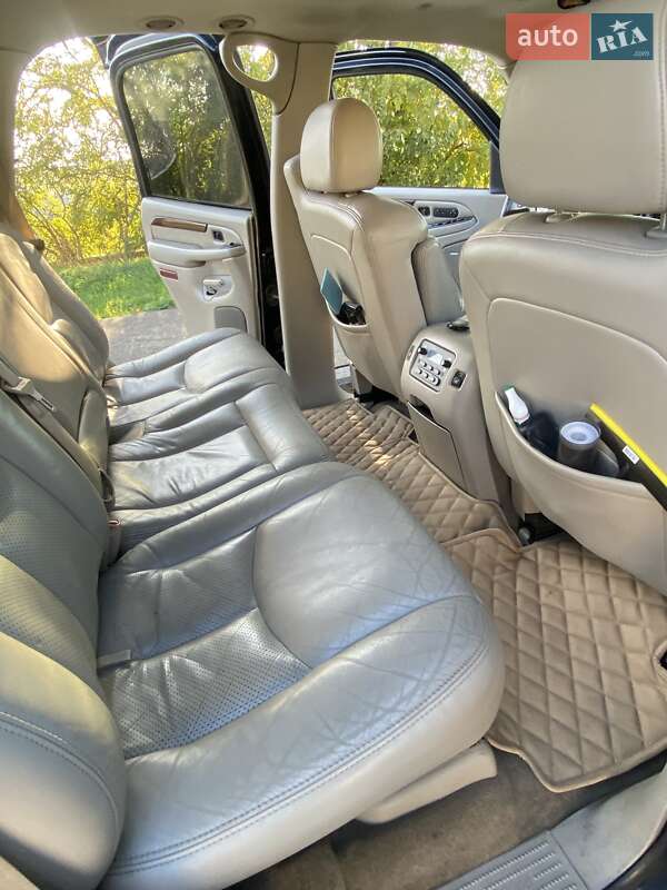 Позашляховик / Кросовер Cadillac Escalade 2004 в Южноукраїнську