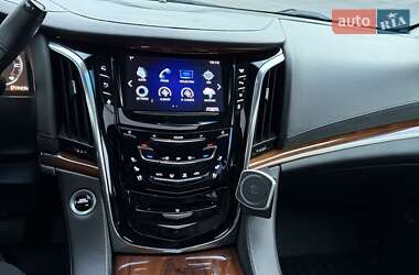 Позашляховик / Кросовер Cadillac Escalade 2014 в Петропавлівській Борщагівці