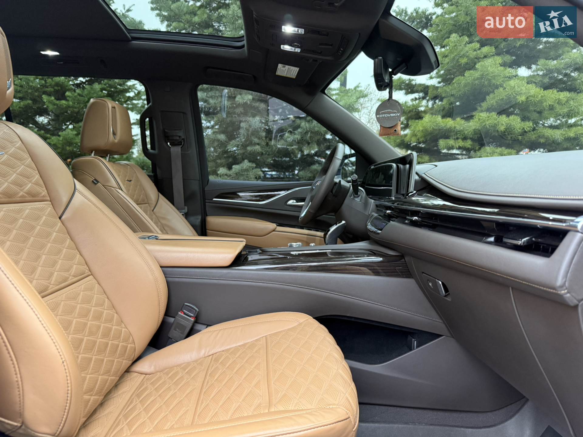 2021 Cadillac Escalade - мініатюра 17