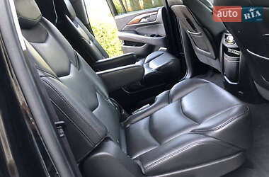 Внедорожник / Кроссовер Cadillac Escalade 2016 в 
