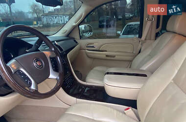 Внедорожник / Кроссовер Cadillac Escalade 2006 в 
