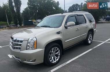 Внедорожник / Кроссовер Cadillac Escalade 2013 в Киеве