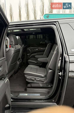 Универсал Cadillac Escalade 2023 в 