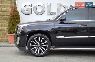 Внедорожник / Кроссовер Cadillac Escalade 2017 в 