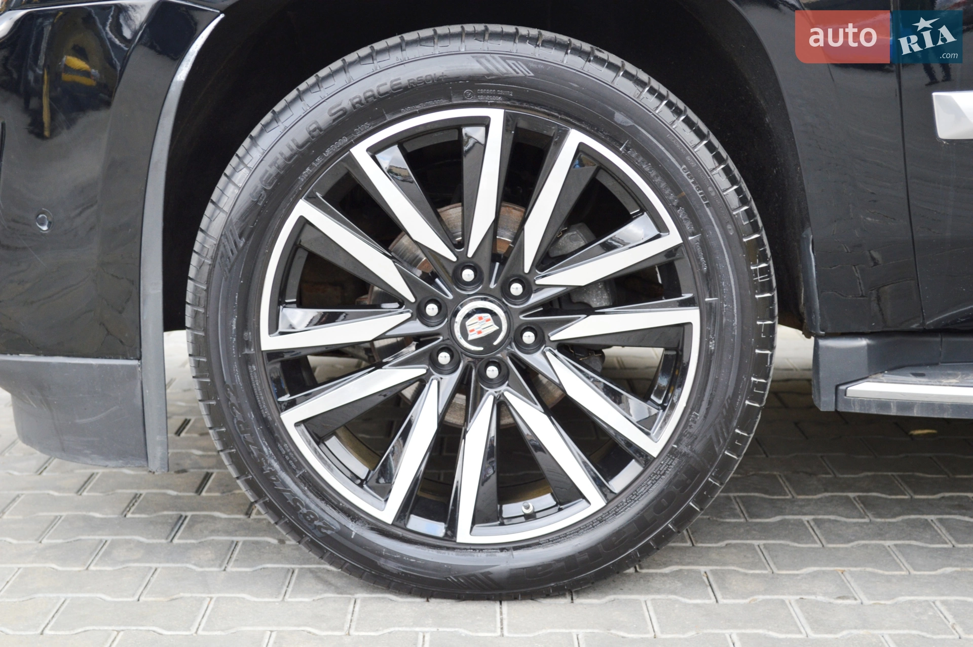 2017 Cadillac Escalade - мініатюра 12