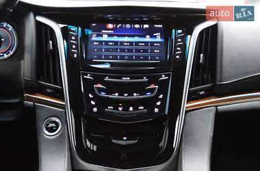 Внедорожник / Кроссовер Cadillac Escalade 2017 в 