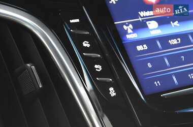 Внедорожник / Кроссовер Cadillac Escalade 2017 в 
