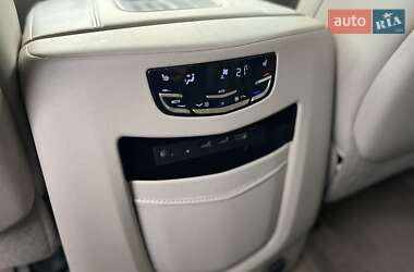 Внедорожник / Кроссовер Cadillac Escalade 2016 в 