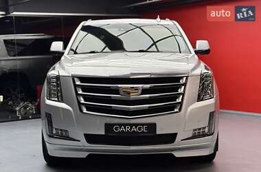 Седан Cadillac Escalade 2016 в Киеве