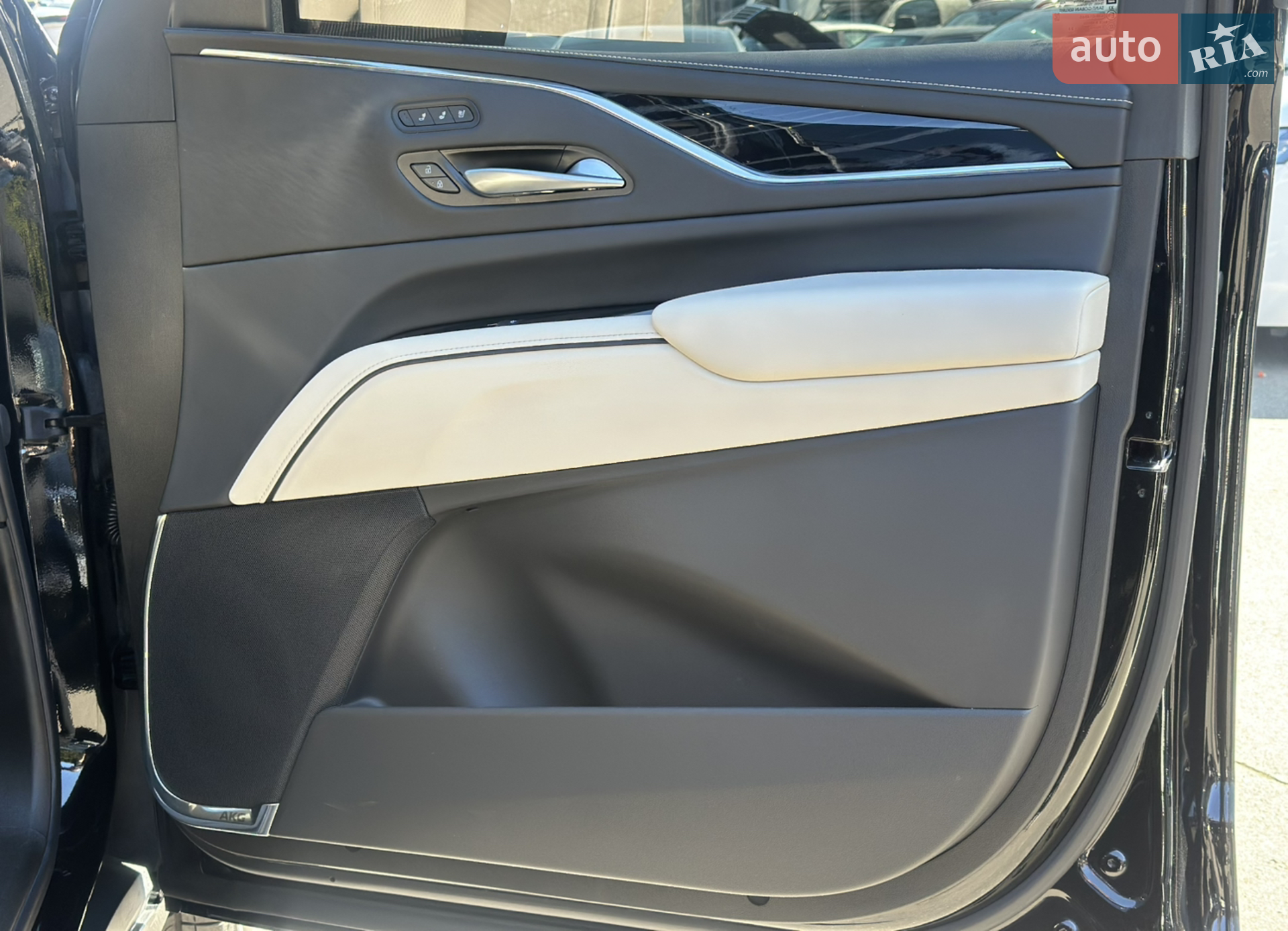 2023 Cadillac Escalade - мініатюра 32