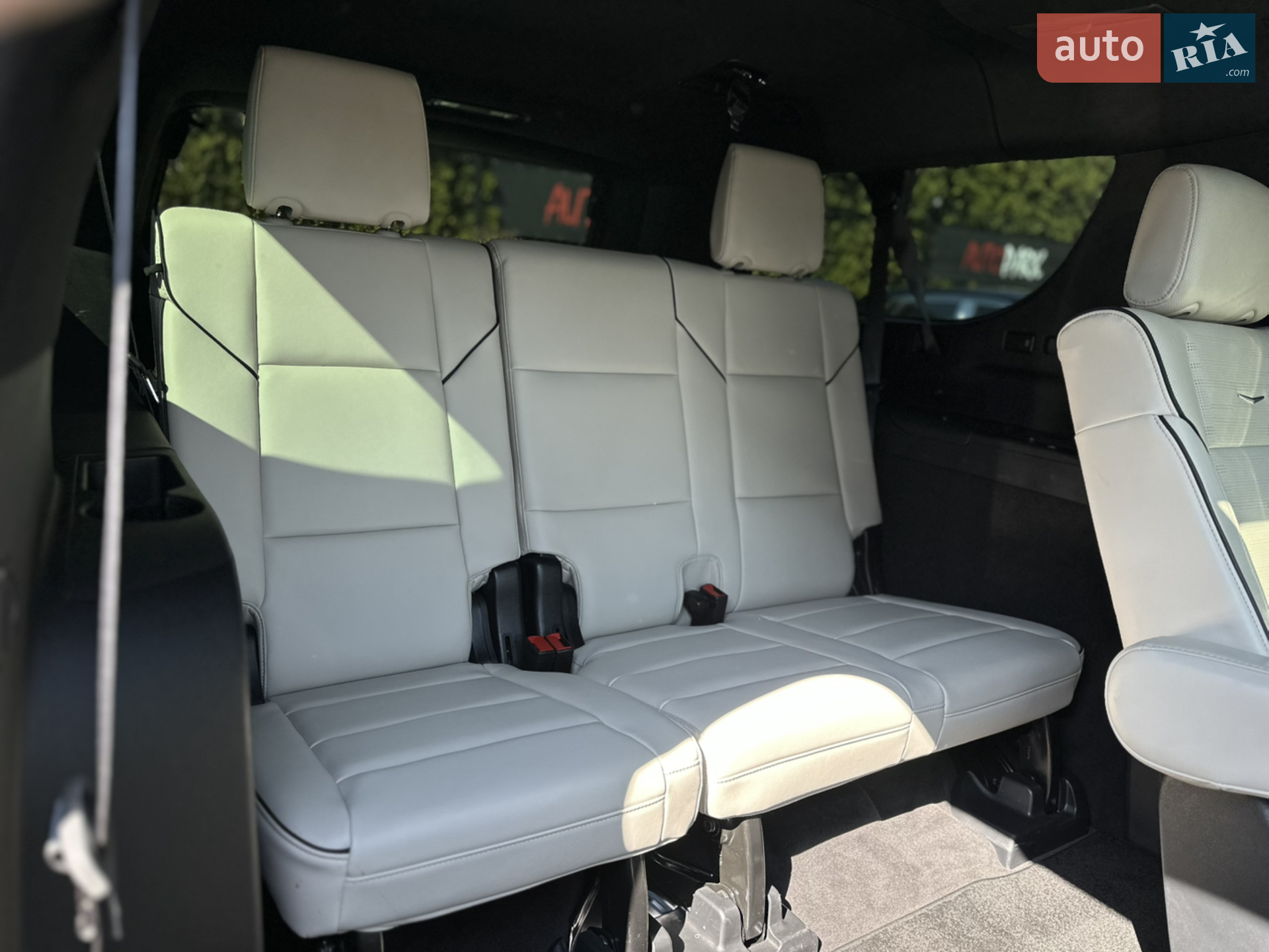 2023 Cadillac Escalade - мініатюра 40