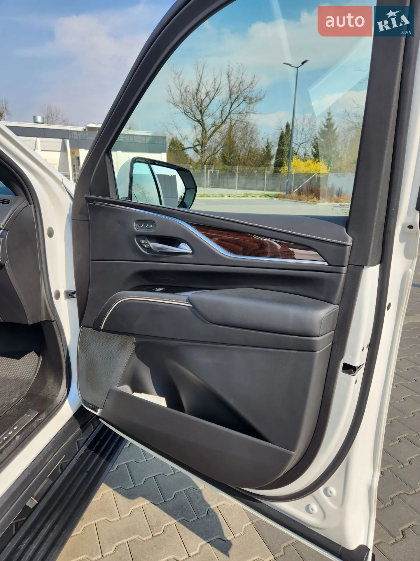 2022 Cadillac Escalade - мініатюра 18