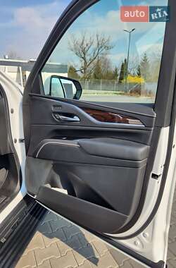 Внедорожник / Кроссовер Cadillac Escalade 2022 в 
