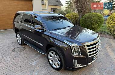 Внедорожник / Кроссовер Cadillac Escalade 2014 в 