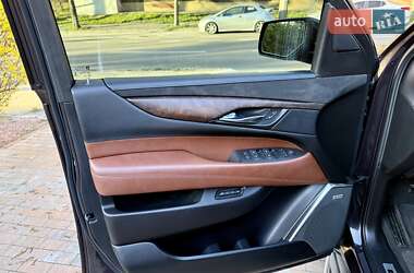 Внедорожник / Кроссовер Cadillac Escalade 2014 в 