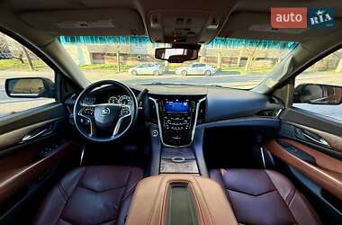 Внедорожник / Кроссовер Cadillac Escalade 2014 в 