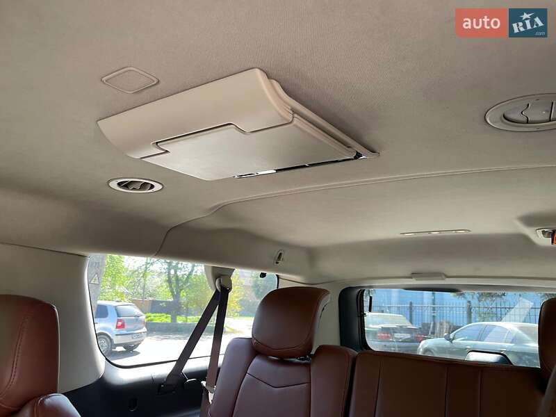 Внедорожник / Кроссовер Cadillac Escalade 2014 в Киеве