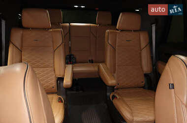 Позашляховик / Кросовер Cadillac Escalade 2022 в 