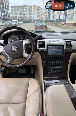 Внедорожник / Кроссовер Cadillac Escalade 2011 в 