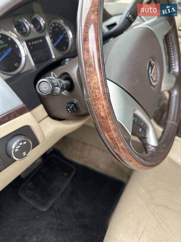 Внедорожник / Кроссовер Cadillac Escalade 2011 в Киеве