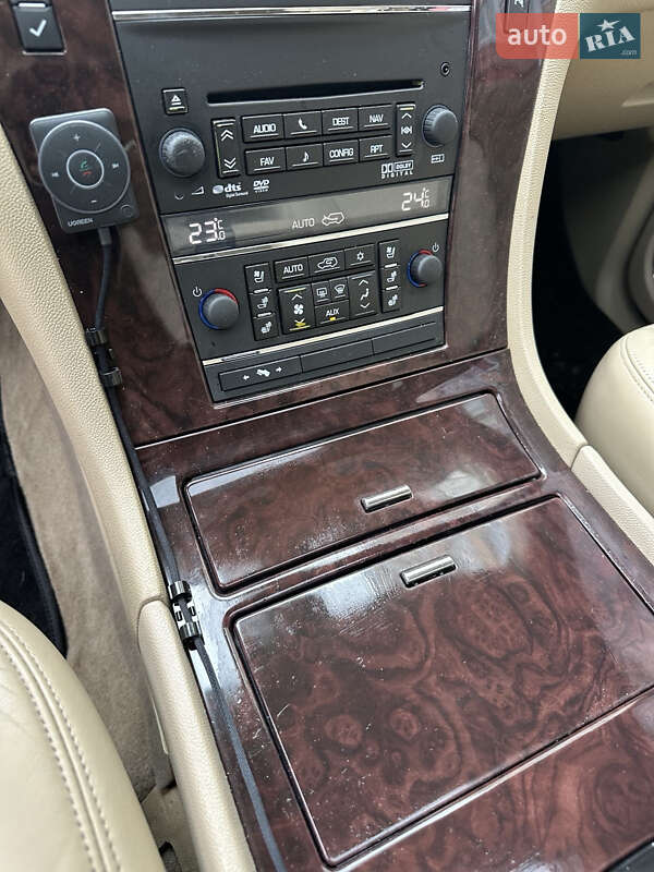 Внедорожник / Кроссовер Cadillac Escalade 2011 в Киеве