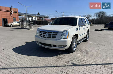 Внедорожник / Кроссовер Cadillac Escalade 2011 в 