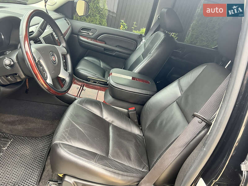 Внедорожник / Кроссовер Cadillac Escalade 2008 в Киеве