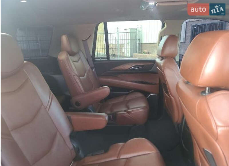 Позашляховик / Кросовер Cadillac Escalade 2017 в Києві