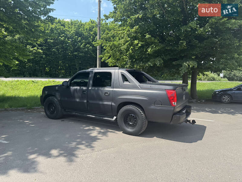 Пикап Cadillac Escalade 2002 в Ивано-Франковске