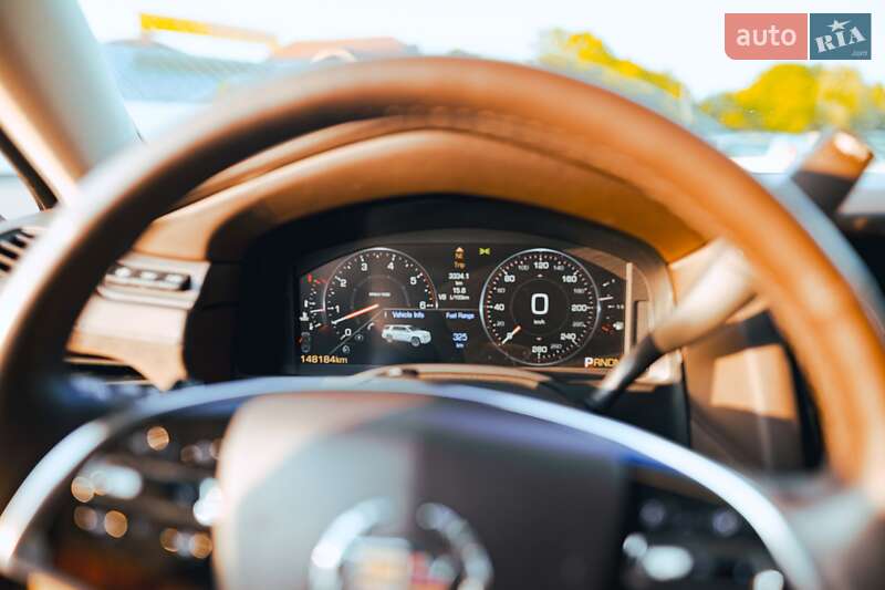 Внедорожник / Кроссовер Cadillac Escalade 2014 в Ужгороде