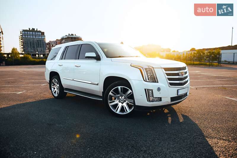Внедорожник / Кроссовер Cadillac Escalade 2014 в Ужгороде