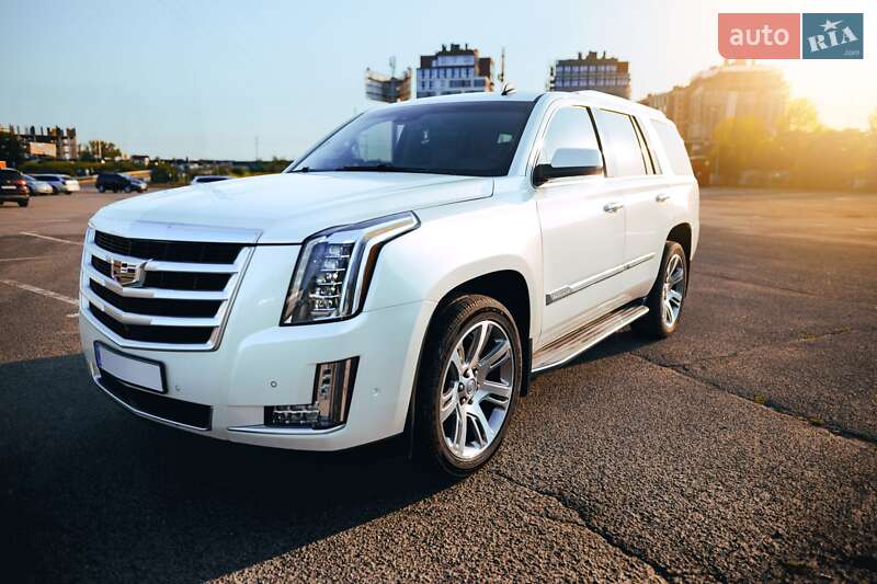 Внедорожник / Кроссовер Cadillac Escalade 2014 в Ужгороде