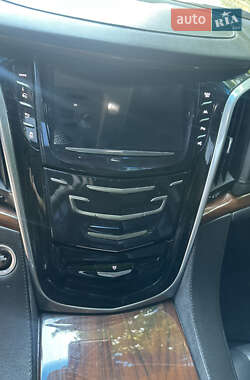 Внедорожник / Кроссовер Cadillac Escalade 2018 в 