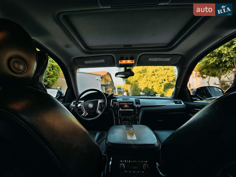 Внедорожник / Кроссовер Cadillac Escalade 2007 в Одессе фото 11 Внедорожник / Кроссовер Cadillac Escalade 2007 в Одессе