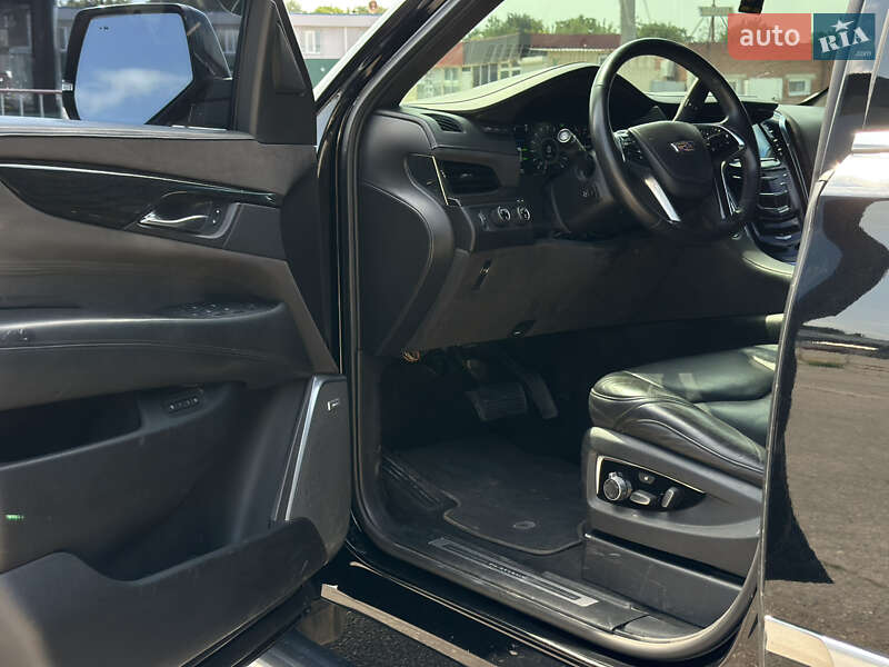 Внедорожник / Кроссовер Cadillac Escalade 2016 в Харькове