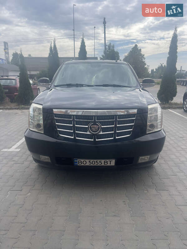 Внедорожник / Кроссовер Cadillac Escalade 2008 в 