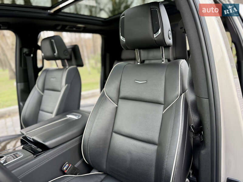 Внедорожник / Кроссовер Cadillac Escalade 2020 в Киеве