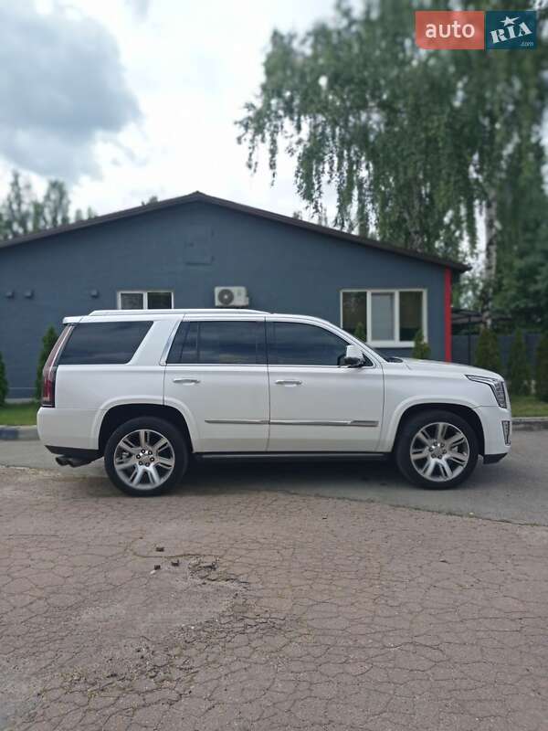 Позашляховик / Кросовер Cadillac Escalade 2016 в Чернігові фото 3 Позашляховик / Кросовер Cadillac Escalade 2016 в Чернігові