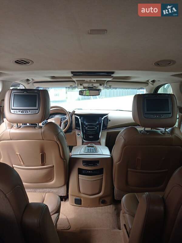 Позашляховик / Кросовер Cadillac Escalade 2016 в Чернігові фото 30 Позашляховик / Кросовер Cadillac Escalade 2016 в Чернігові