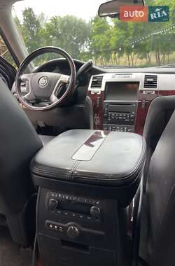 Внедорожник / Кроссовер Cadillac Escalade 2008 в 