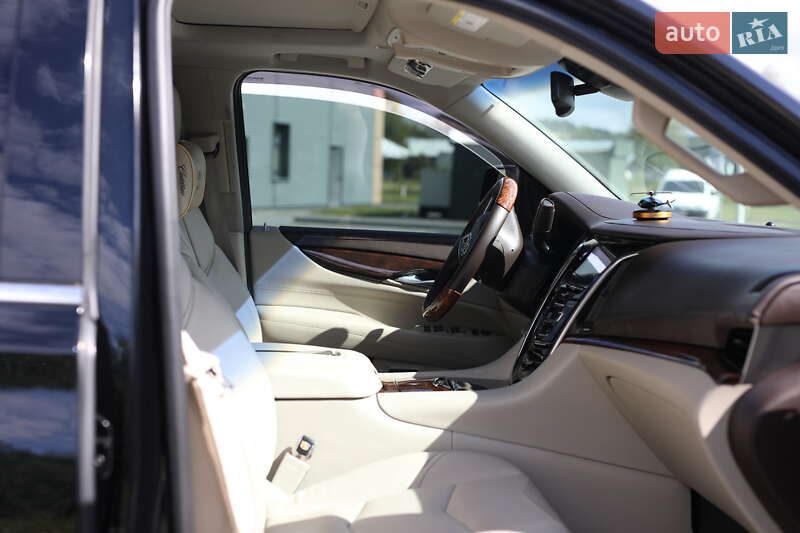 Внедорожник / Кроссовер Cadillac Escalade 2014 в Львове фото 11 Внедорожник / Кроссовер Cadillac Escalade 2014 в Львове