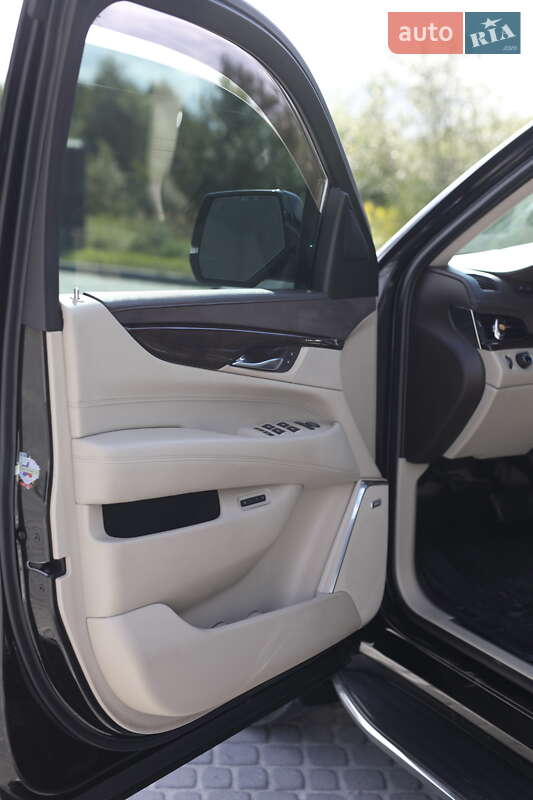 Внедорожник / Кроссовер Cadillac Escalade 2014 в Львове фото 19 Внедорожник / Кроссовер Cadillac Escalade 2014 в Львове